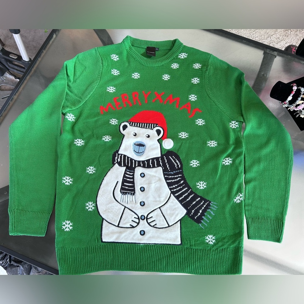 Adult Christmas Sweater with Polar Bear Design NEW xxl